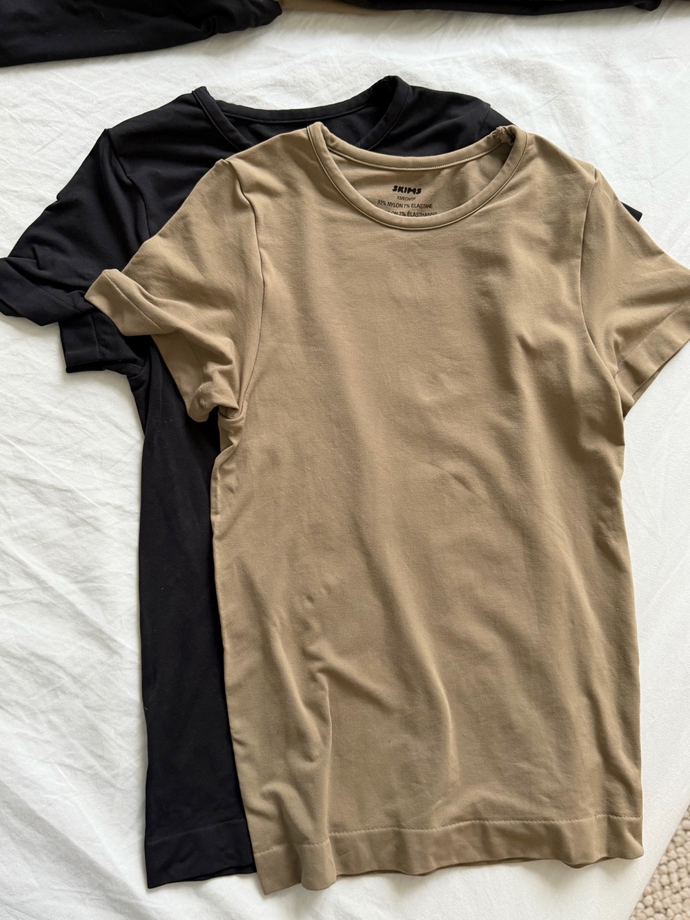 2 Skims Tees (S)